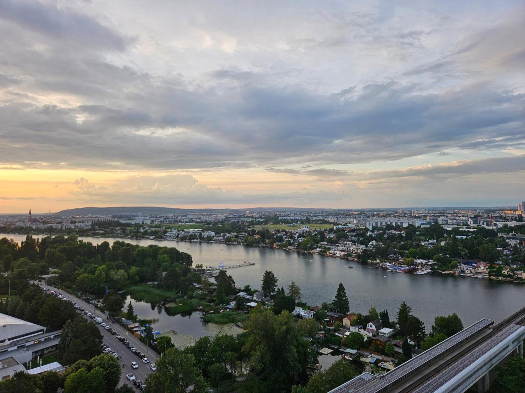 Yuki'S Place - Un-Vic, Danube Beach And Subway Near To Downtown Vienna Apartment Exterior photo