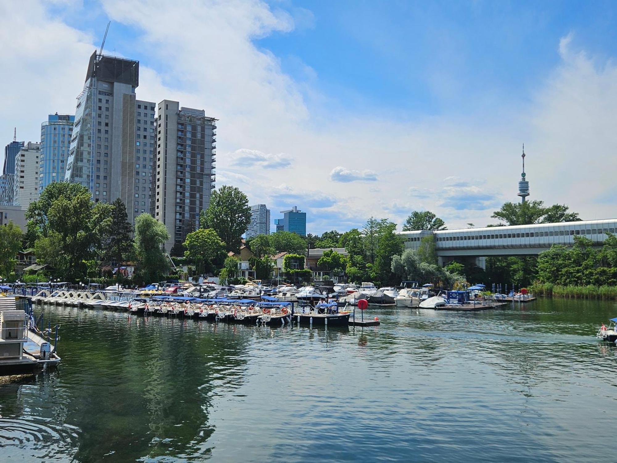 Yuki'S Place - Un-Vic, Danube Beach And Subway Near To Downtown Vienna Apartment Exterior photo