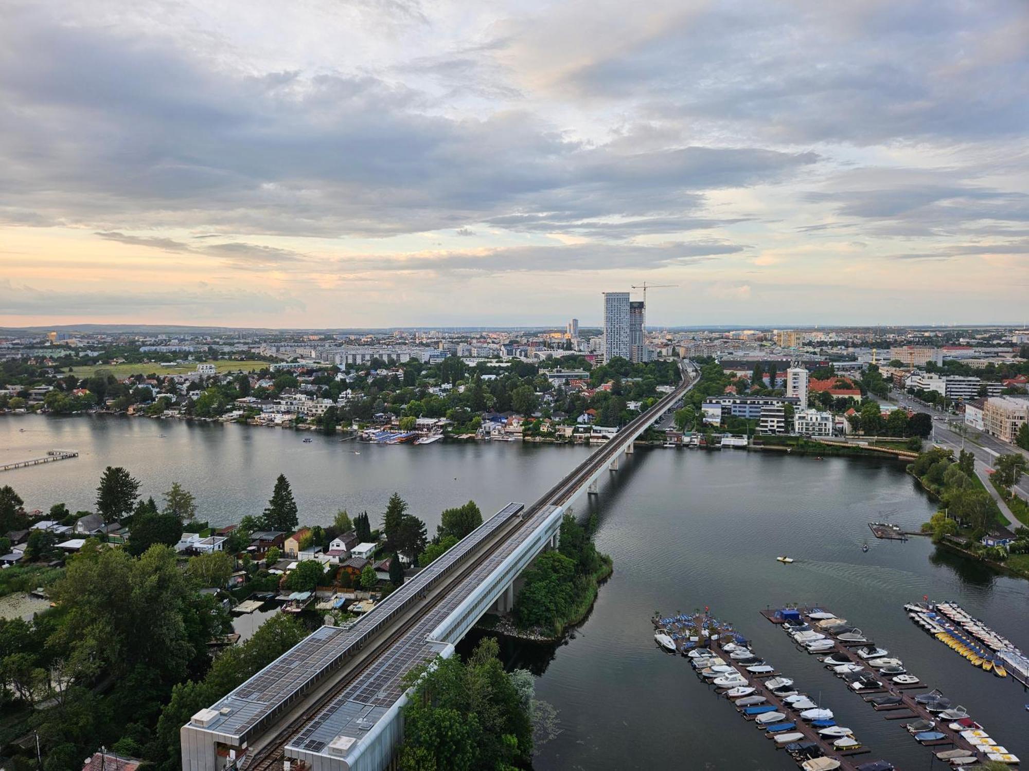 Yuki'S Place - Un-Vic, Danube Beach And Subway Near To Downtown Vienna Apartment Exterior photo